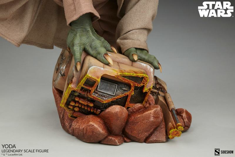 Sideshow《星際大戰》尤達（Yoda）1/2 比例全身雕像 躍動再現大師風範！