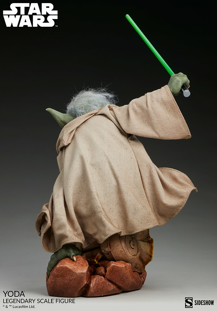 Sideshow《星際大戰》尤達（Yoda）1/2 比例全身雕像 躍動再現大師風範！
