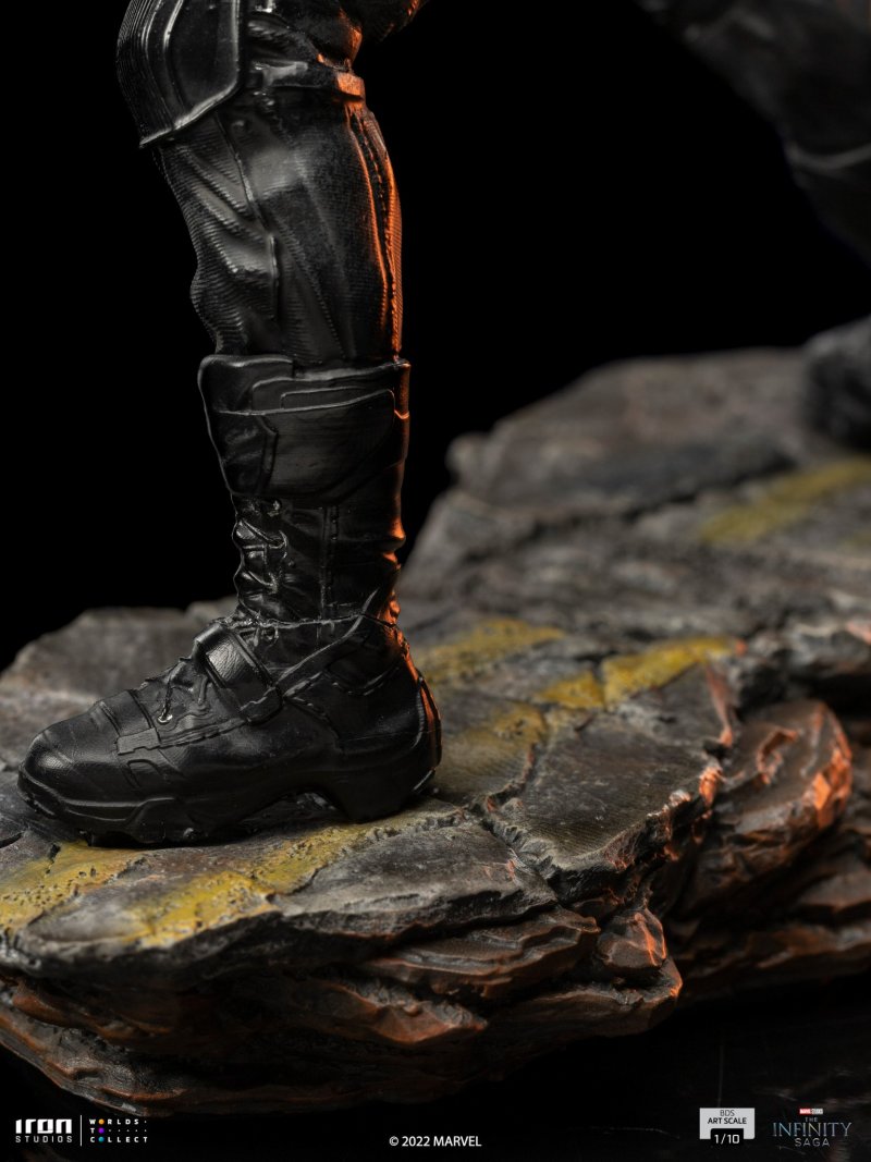 Iron Studios《美國隊長2：酷寒戰士》酷寒戰士（Winter Soldier）1/10 比例全身雕像 少見的持盾造型立體化！