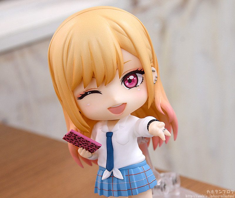 宅宅辣妹有夠香！黏土人《戀上換裝娃娃》喜多川海夢 濕漉女2、小雫抱枕可愛登場