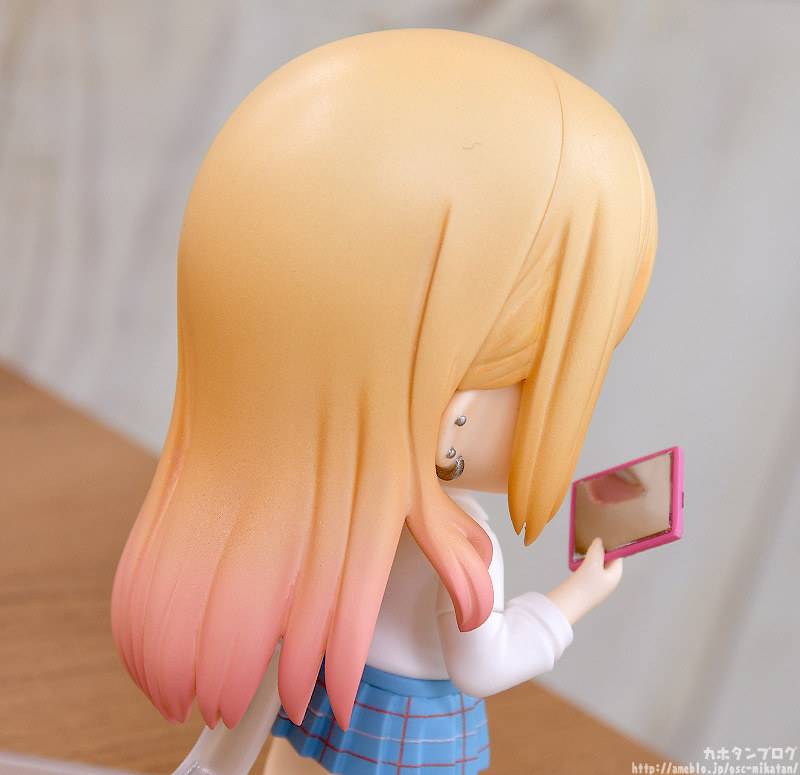 宅宅辣妹有夠香！黏土人《戀上換裝娃娃》喜多川海夢 濕漉女2、小雫抱枕可愛登場