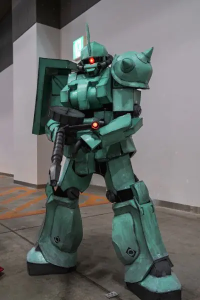 CoserALEX打造專屬《機動戰士鋼彈》薩克裝甲上陣Comiket 厚實質感博好評！