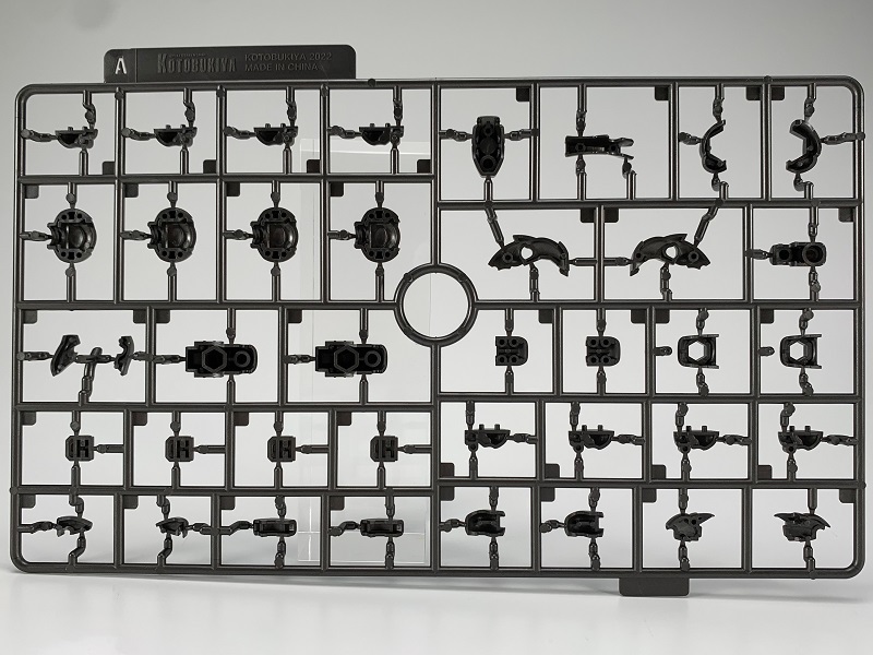 守護女王的深紅戰馬『HEXA GEAR 西格・斯普林格 女王親衛隊規格』即將發售 官方釋出樣品素組照!