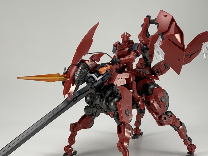 守護女王的深紅戰馬『HEXA GEAR 西格・斯普林格 女王親衛隊規格』即將發售 官方釋出樣品素組照！