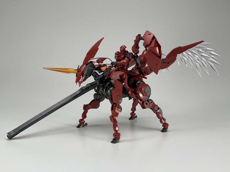 守護女王的深紅戰馬『HEXA GEAR 西格・斯普林格 女王親衛隊規格』即將發售 官方釋出樣品素組照!