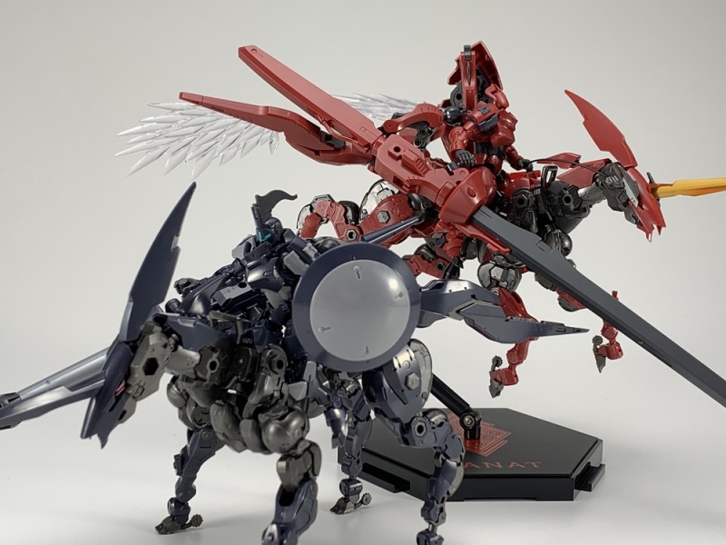 守護女王的深紅戰馬『HEXA GEAR 西格・斯普林格 女王親衛隊規格』即將發售 官方釋出樣品素組照!