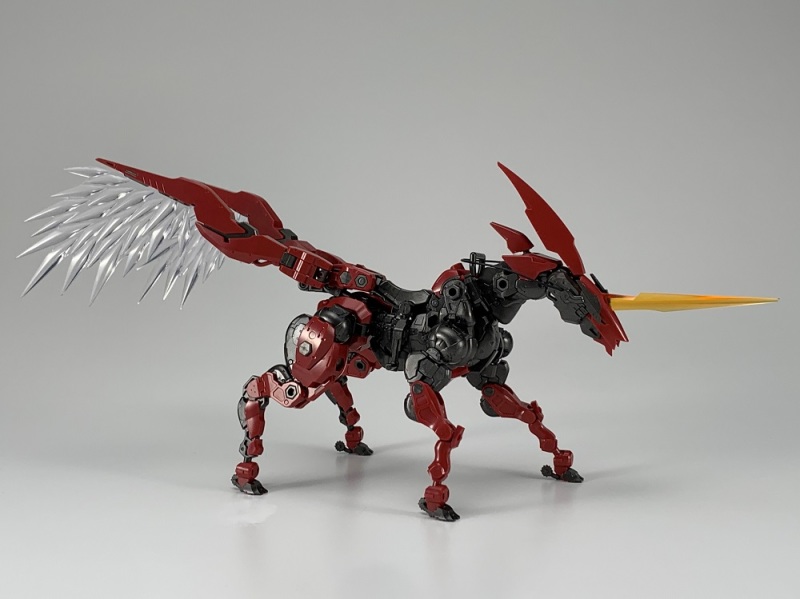 守護女王的深紅戰馬『HEXA GEAR 西格・斯普林格 女王親衛隊規格』即將發售 官方釋出樣品素組照!