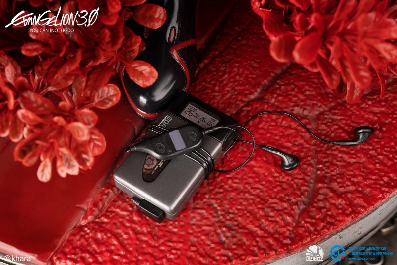 Infinity Studio《福音戰士新劇場版：Q》綾波零（暫稱）1/2比例全身雕像 經典Walkman隨身聽重現！