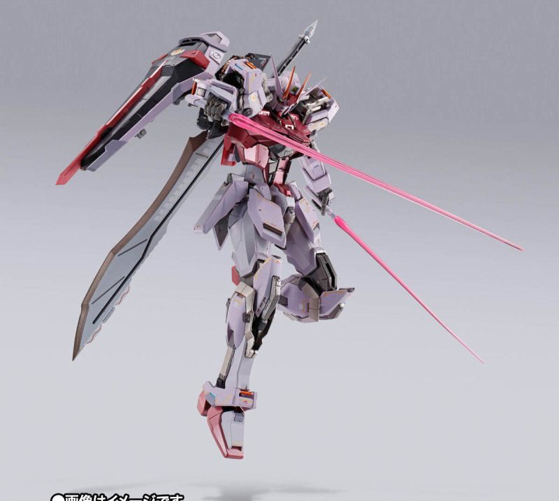 揮舞大劍的紅色機影現身『METAL BUILD 嫣紅攻擊鋼彈 巨斬刀裝備型』確定商品化!