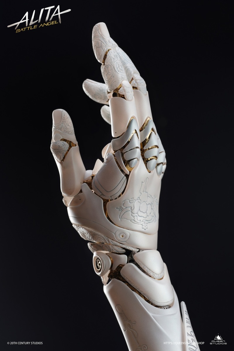 Queen Studios《艾莉塔：戰鬥天使》1:1 比例 Doll Body 機械手臂 優美典雅與先進科技並存的視覺效果！