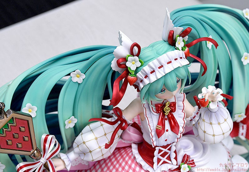 GSC「初音未來 15th Anniversary Ver.」1/7比例模型 以草莓為靈感的15週年紀念★