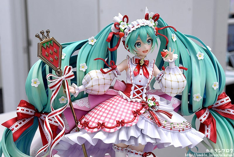 GSC「初音未來 15th Anniversary Ver.」1/7比例模型 以草莓為靈感的15週年紀念★