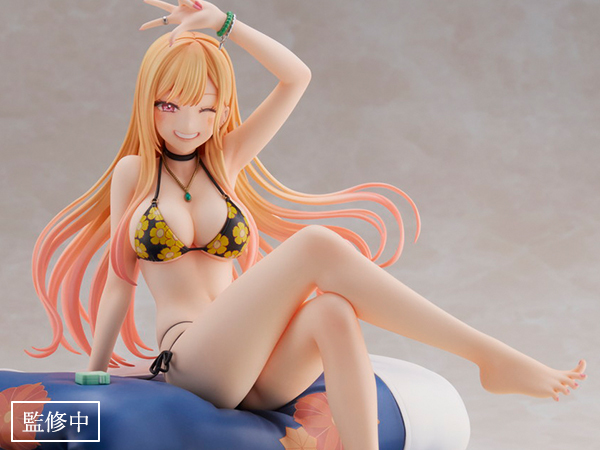 ANIPLEX+《戀上換裝娃娃》喜多川海夢 泳裝ver. 1/7比例模型 丈量尺寸的福利場景★