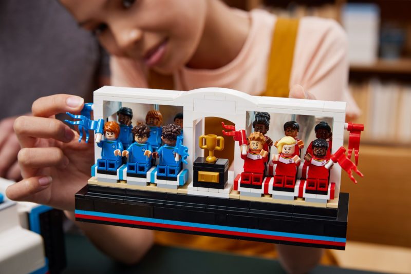 LEGO 21337 Ideas 系列「手足球」Table Football 操控五人球隊