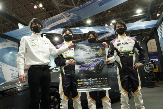 暴走乘車啟動!《新世紀福音戰士》官方推出「EVA-racing 汽車仿賽用椅套」