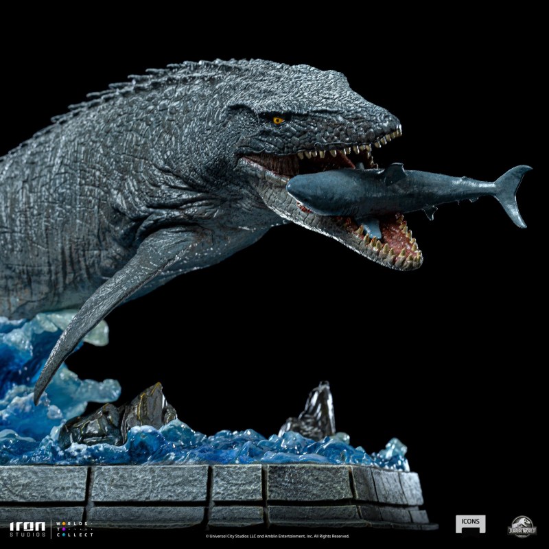Iron Studios《侏羅紀世界》滄龍（Mosasaurus）無比例場景雕像 震撼餵食秀縮小再現！