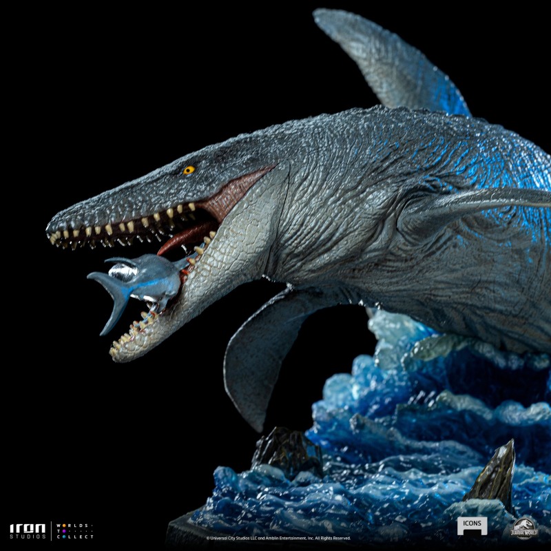 Iron Studios《侏羅紀世界》滄龍（Mosasaurus）無比例場景雕像 震撼餵食秀縮小再現！