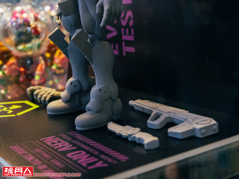 MechNoiz Toys「EVANGELION 初號機」11 吋軟膠玩具 上色原型公開！