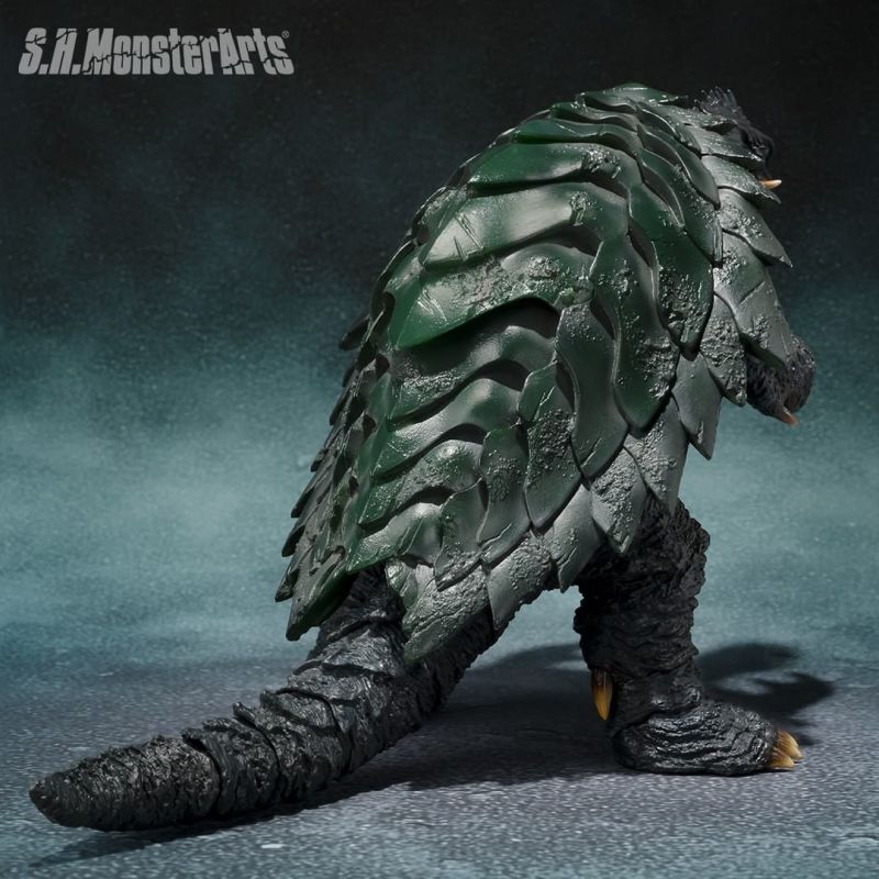 還原劇中戲服配色、新增斷臂零件『S.H.MonsterArts 卡美拉(1999) 京都