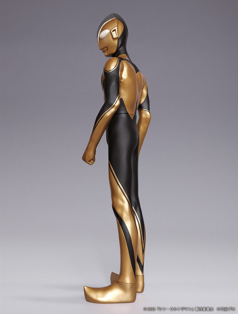 全高 60 公分黑金身軀『PLEX 巨無霸軟膠模型 佐菲〔新・超人力霸王〕』來自光之星的裁定者現身！