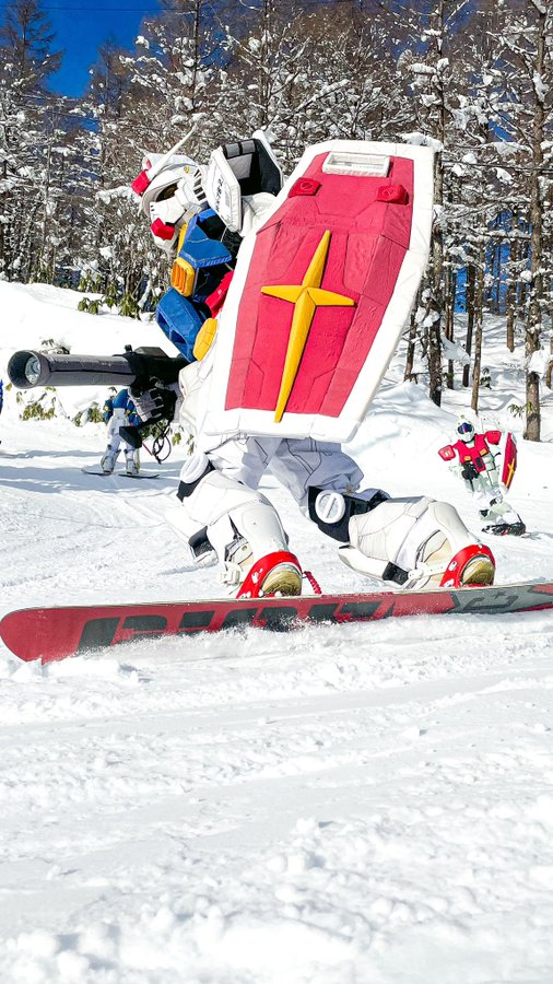 日本鋼彈Coser生ガンダム 19年來在各地滑雪場扮演初鋼展現專注熱情!