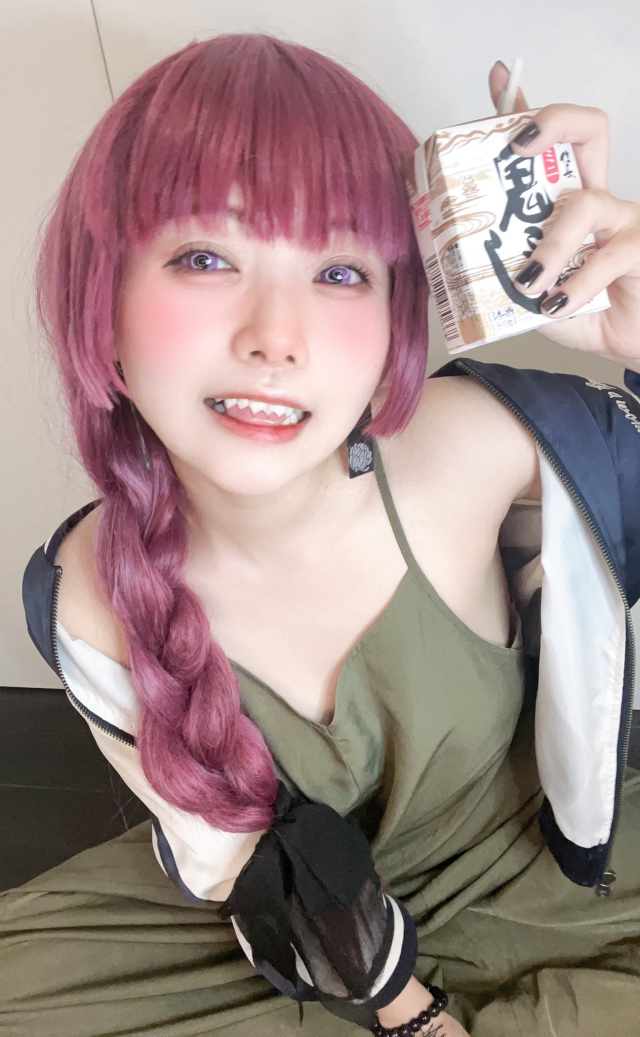 這個酒鬼姊姊好香！ Coserトキワ扮《孤獨搖滾！》廣井菊里神韻超到位