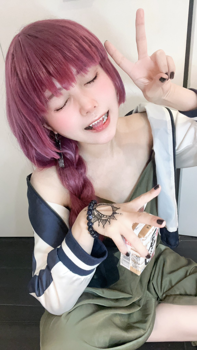 這個酒鬼姊姊好香！ Coserトキワ扮《孤獨搖滾！》廣井菊里神韻超到位