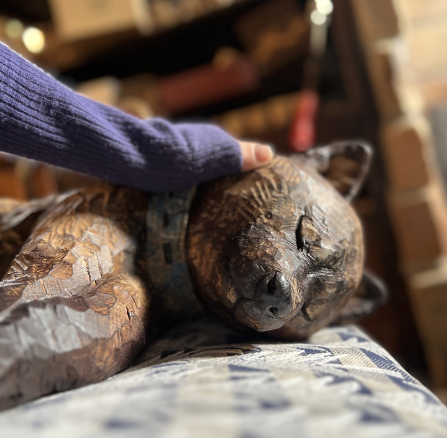 充滿靈魂的雕刻　雕刻家將自己已逝的愛犬「雕」了回來，可愛的容貌蘊含著愛與懷念