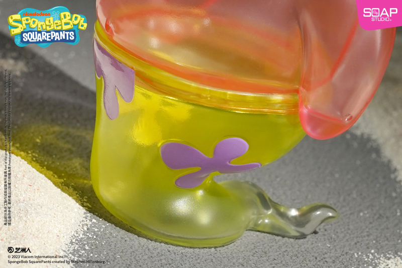 Soap Studio《海綿寶寶》被詛咒的海綿寶寶＆派大星 搪膠人偶 半透明材質再現鬼魂視覺效果！