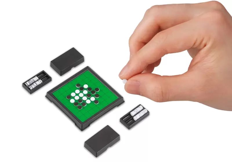 MEGAHOUSE「迷你黑白棋收藏」轉蛋 世界最小尺寸棋盤根本挑戰耐心！（ミニチュアオセロコレクション）