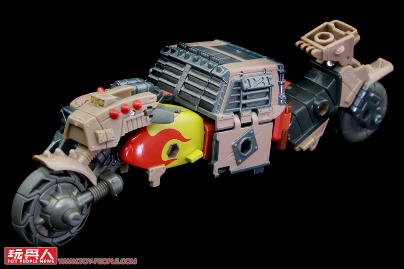 全方位的經典進化、跨時代的傳承對決!孩之寶變形金剛經典世代「傳承進化系列」第二波 開箱報告