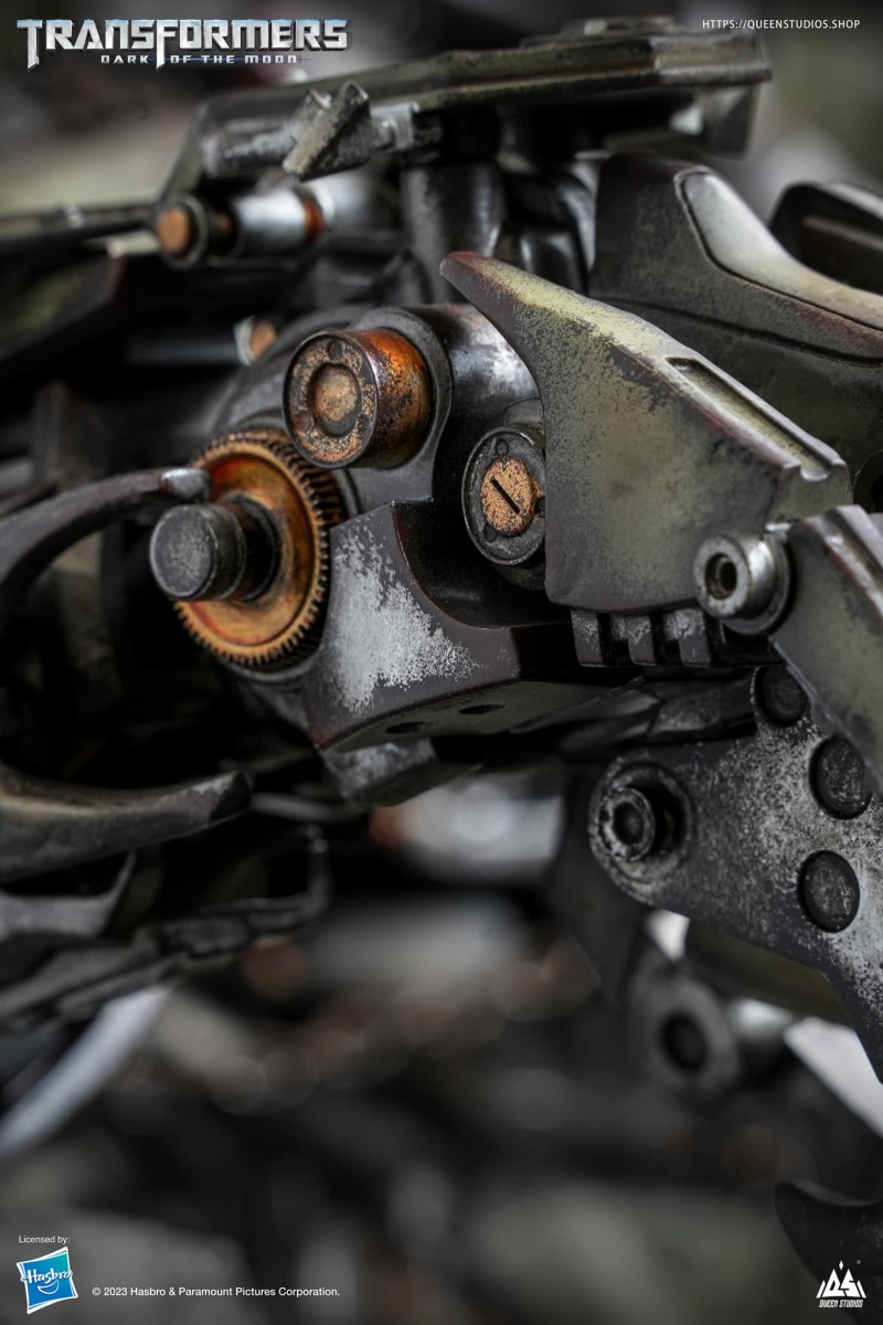 Queen Studios《變形金剛3》「王座上的密卡登」全身雕像 惡之梟雄的沈重威壓感,襲來!