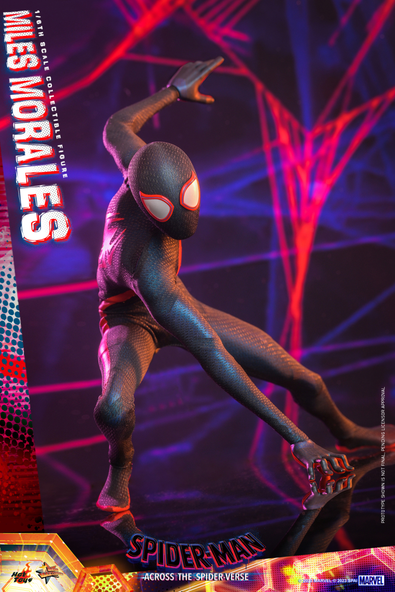 Hot Toys《蜘蛛人:穿越新宇宙》邁爾斯·摩拉斯(Miles Morales)1/6 比例收藏級人偶 英雄造型&日常穿搭一次滿足!