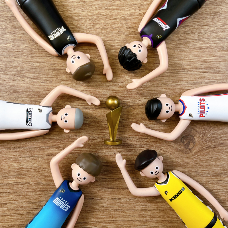 「臺灣職籃史上第一套蒐藏公仔」XAP x PLG聯名推出X-FELLOWS吊卡玩具！