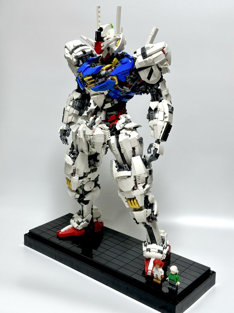セイレイ 樂高 MOC 作品「風靈鋼彈」1/36 比例磚拼模型 50公分魄力存在感＆驚人機構堆砌巧思！