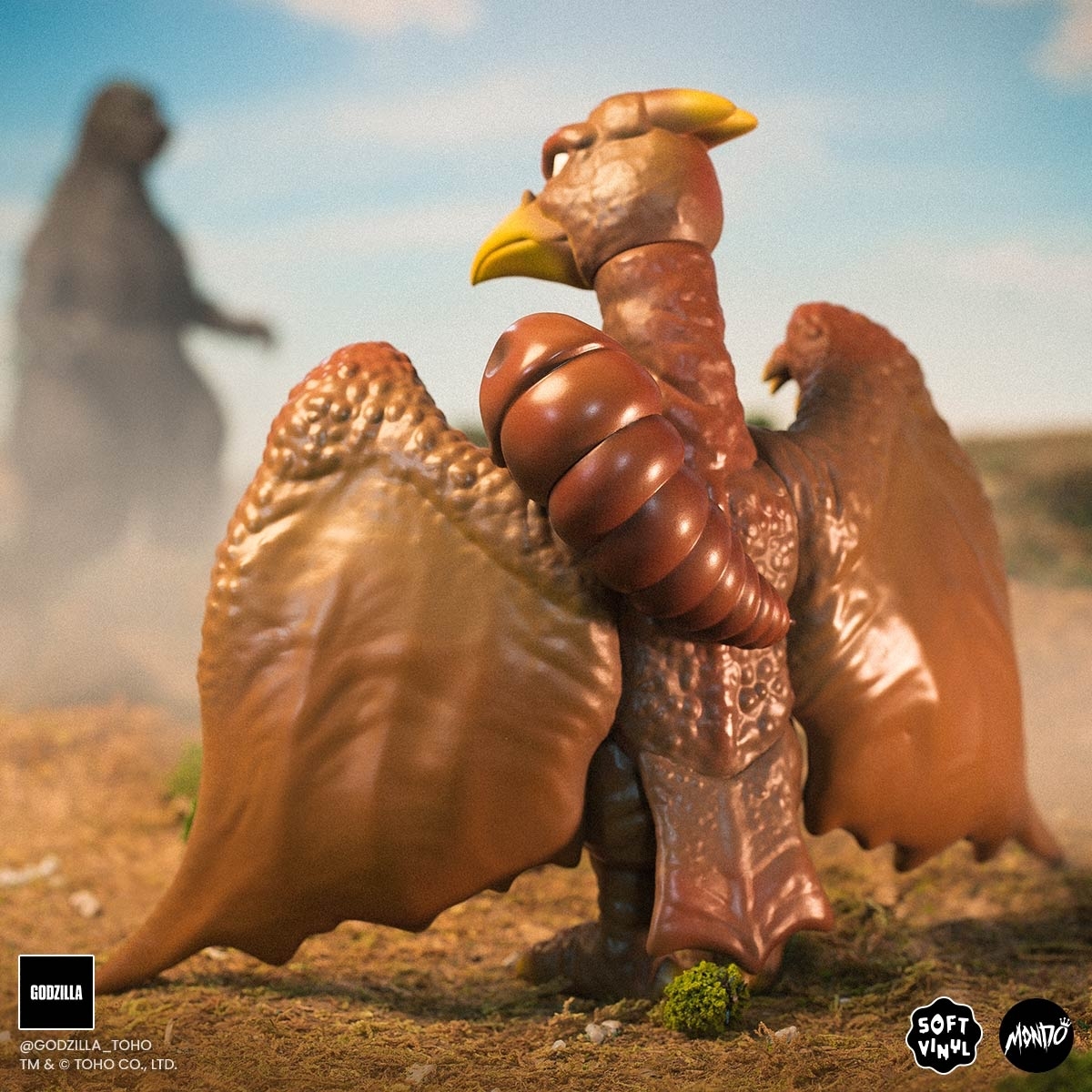 MONDO《三大怪獸 地球最大決戰》「拉頓 1964 變體版」軟膠玩具 還有可以吸在背上的摩斯拉幼蟲!