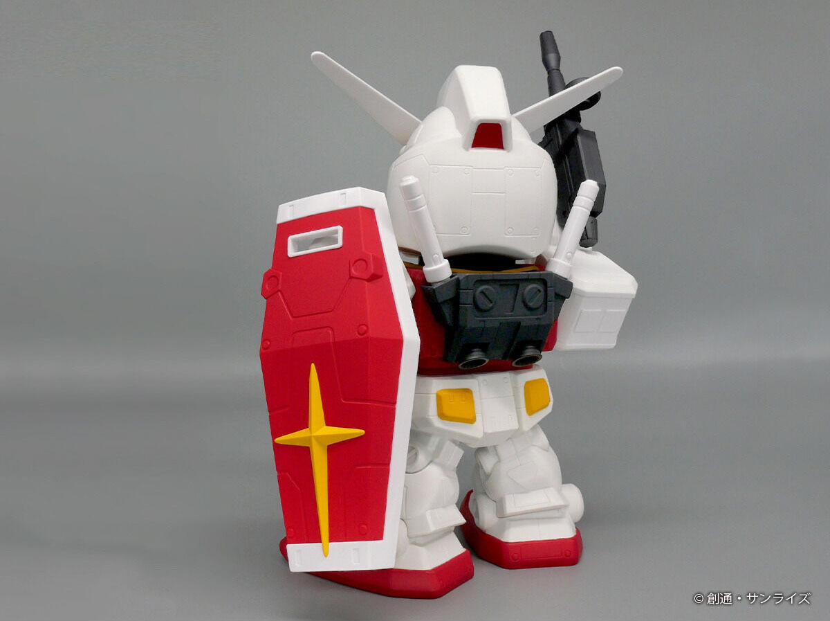 PLEX推出『巨無霸軟膠模型SD RX-78-2 鋼彈（2P配色）』巨大尺寸再現遊戲中的紅白 2P 色！
