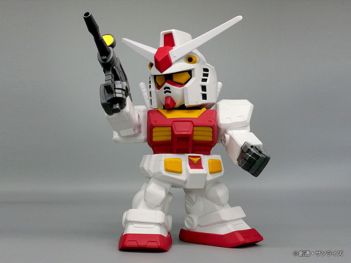 PLEX推出『巨無霸軟膠模型SD RX-78-2 鋼彈（2P配色）』巨大尺寸再現遊戲中的紅白 2P 色！