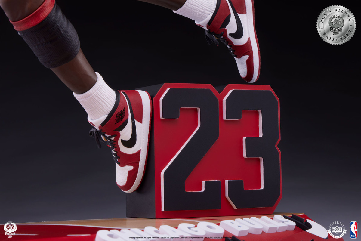 PCS NBA 空中飛人「麥可·喬丹」1/4 比例全身雕像 彷彿時間暫停的空中滯留再現！