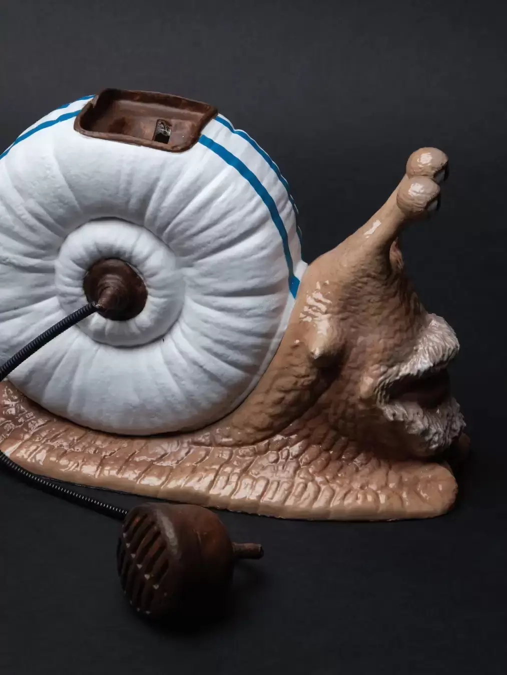 ToyQube『Netflix航海王真人版 電話蟲存錢筒(卡普)』擬真還原!偷存私房錢就靠牠啦