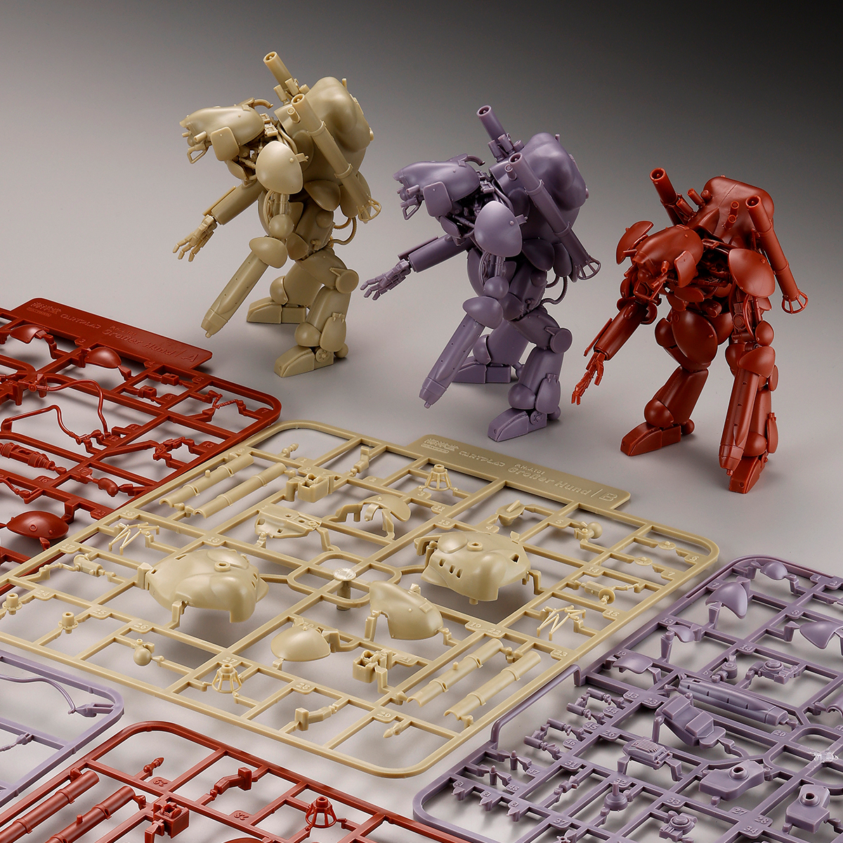 海洋堂 ARTPLA 《Ma.K》人形機器人型無人攔截機Großer Hund(三機套組)1/35 比例組裝模型