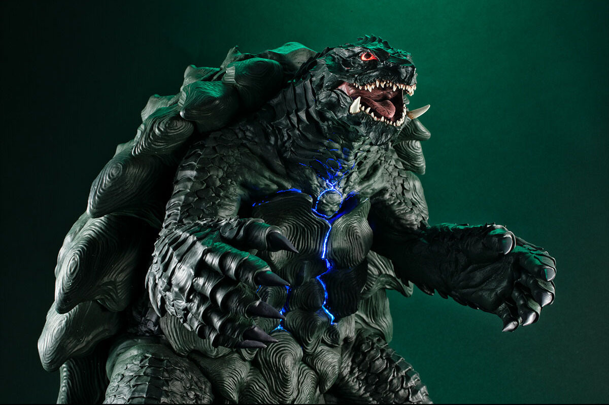 UA Monsters『大怪獸卡美拉:重生 卡美拉(2023)』魄力 30 公分雕像再現豐富聲光效果!