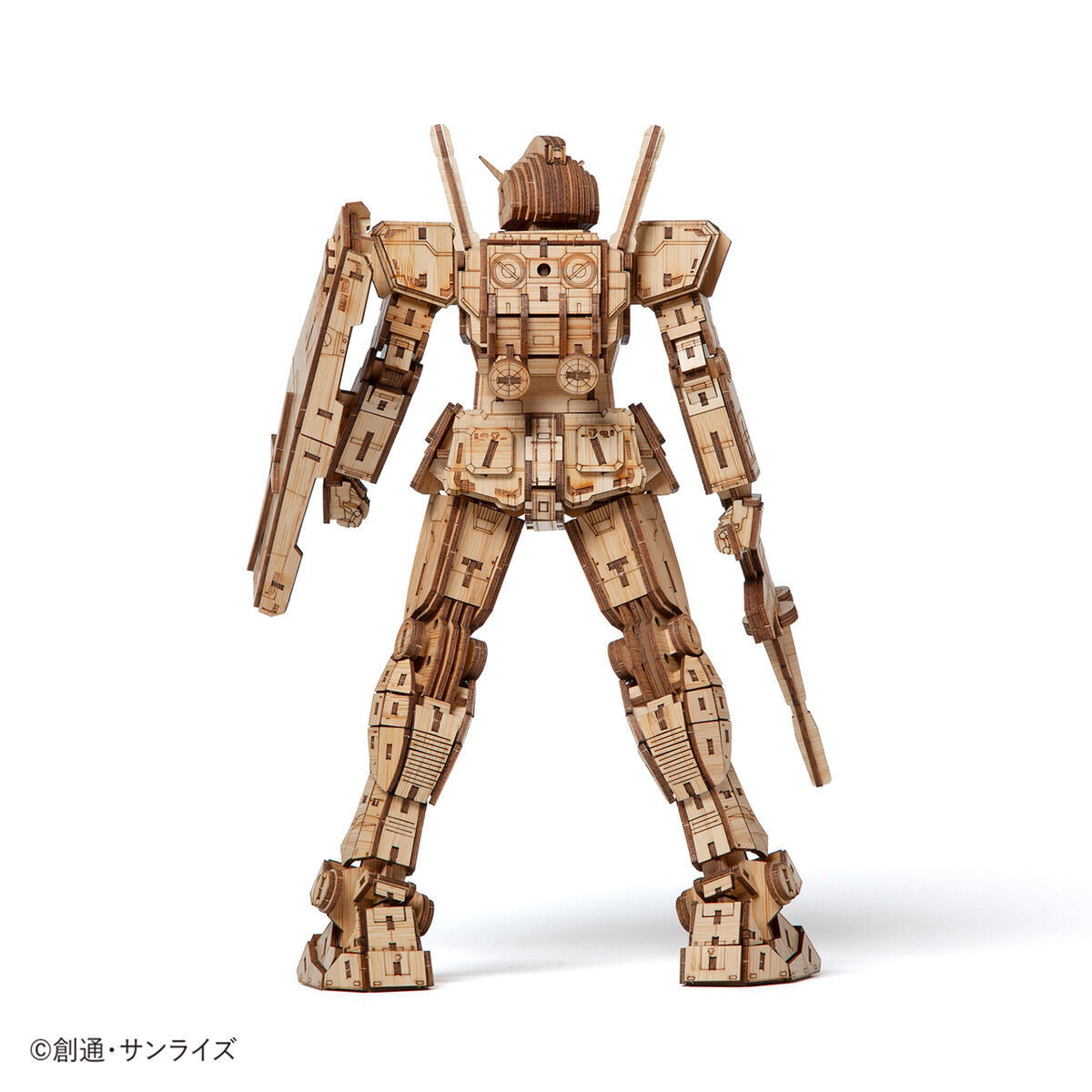 萬代『Bamboo Art wa-gu-mi RX-78-2 鋼彈』竹工藝拼裝模型 由421片零件組成、高27公分！