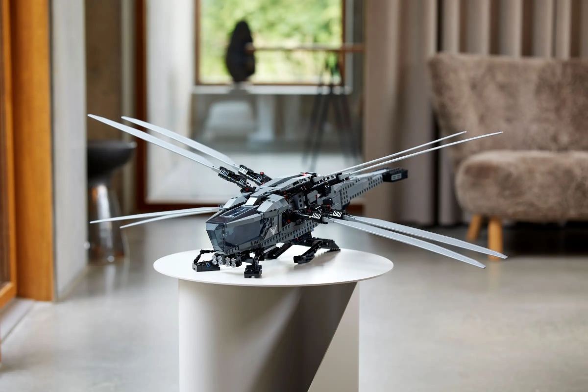 LEGO 10327 Icons 系列《沙丘》亞崔迪皇家撲翼機(Atreides Royal Ornithopter)可展開、收闔、拍動的機翼再現!