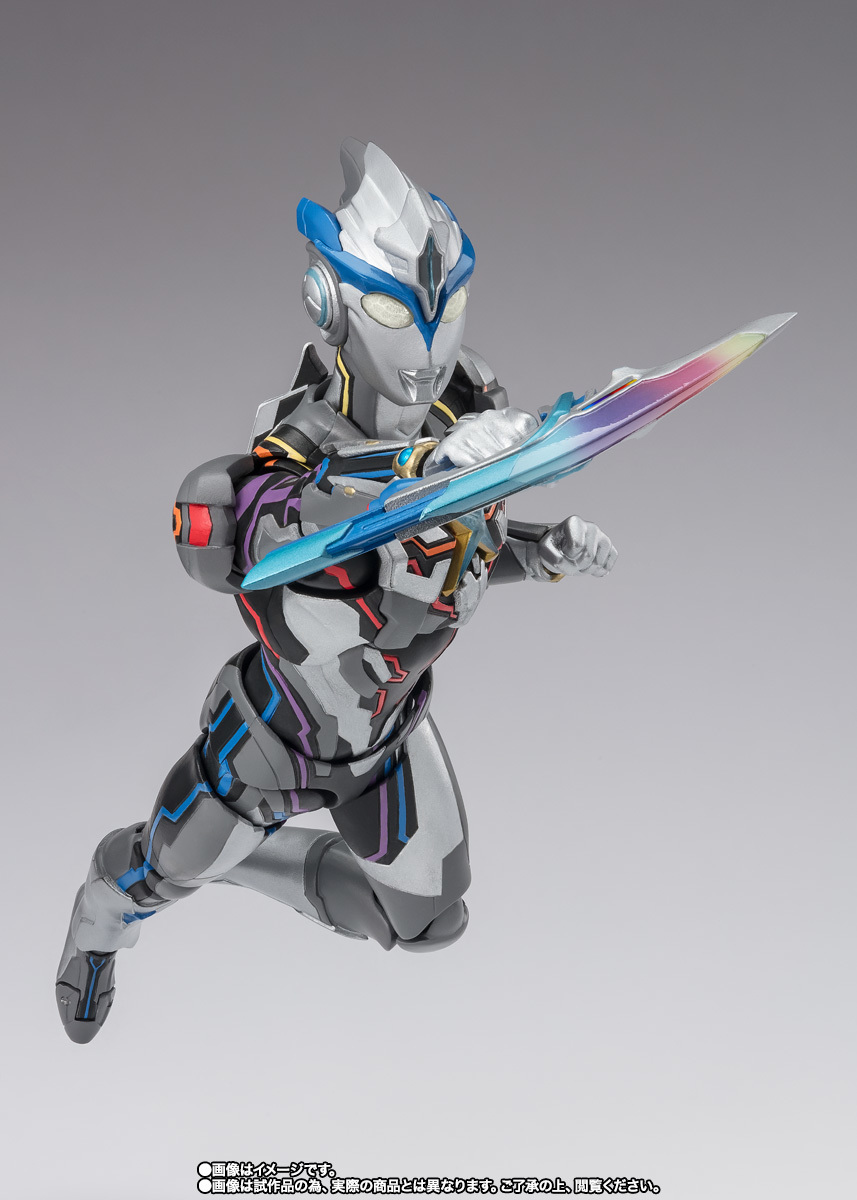 散發虹光的強化形態『S.H.Figuarts 超人力霸王 Exceed X』可動人偶登場 華麗塗裝再現七彩線條!
