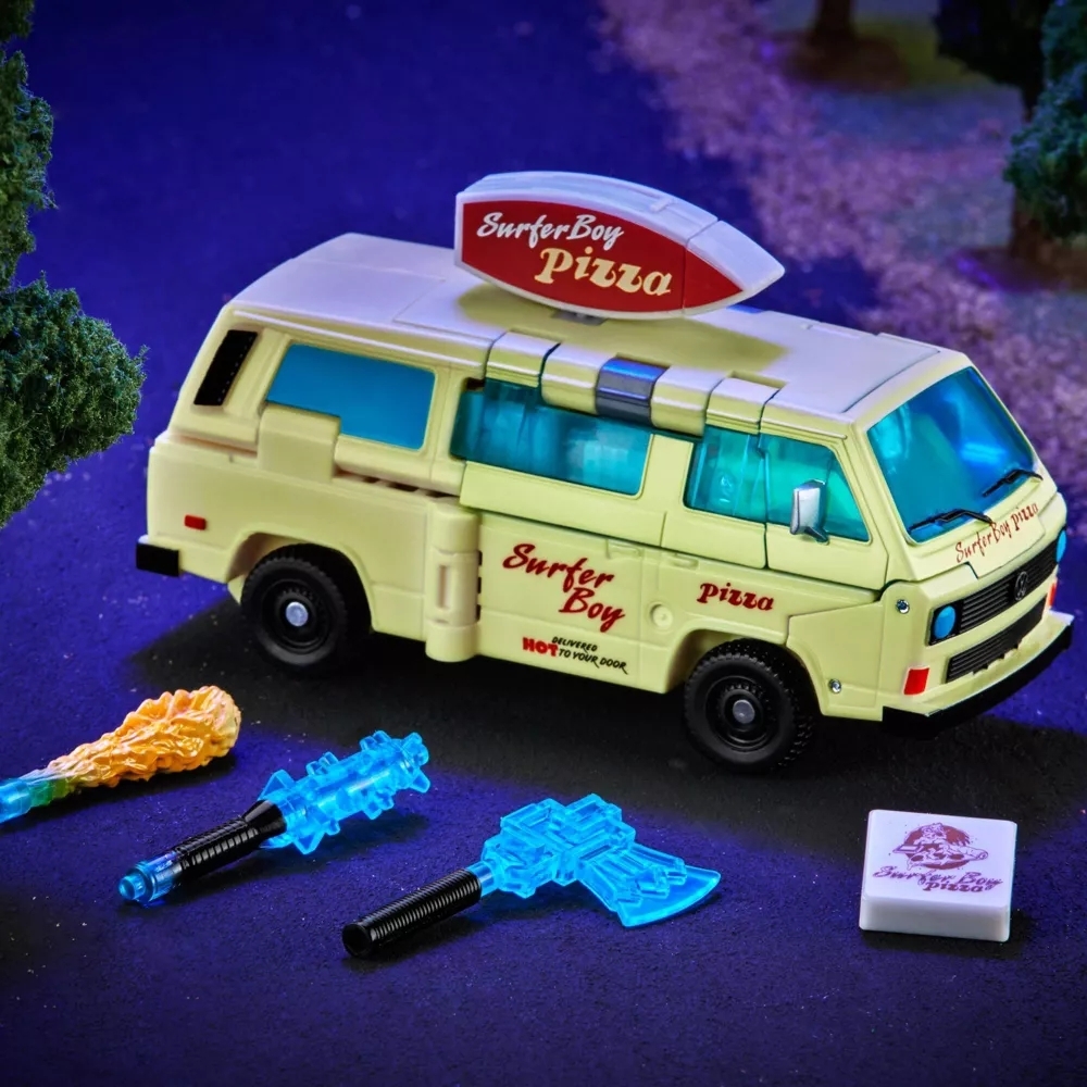 孩之寶 變形金剛 × 怪奇物語「紅色警戒」（Code Red）最速披薩外送員化身博派金剛！