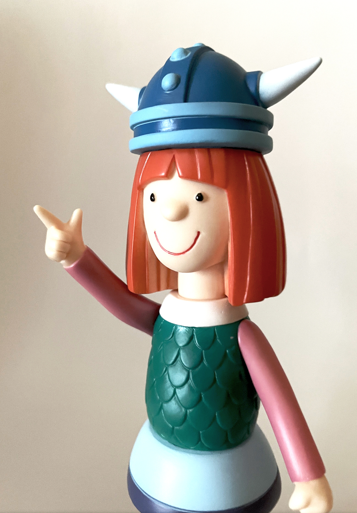 摸摸鼻子靈機一動！《北海小英雄》小威 軟膠立體人形