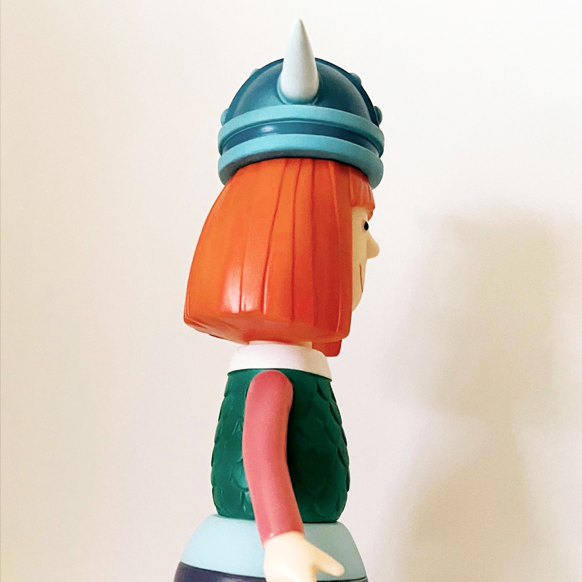 摸摸鼻子靈機一動！《北海小英雄》小威 軟膠立體人形