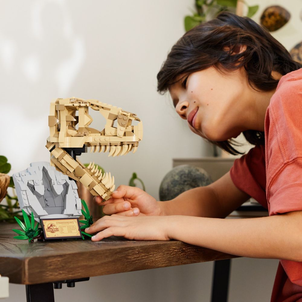 LEGO 76964《侏羅紀世界》恐龍化石 霸王龍頭骨(Dinosaur Fossils: T.rex Skull)腳印模型也非常讚!