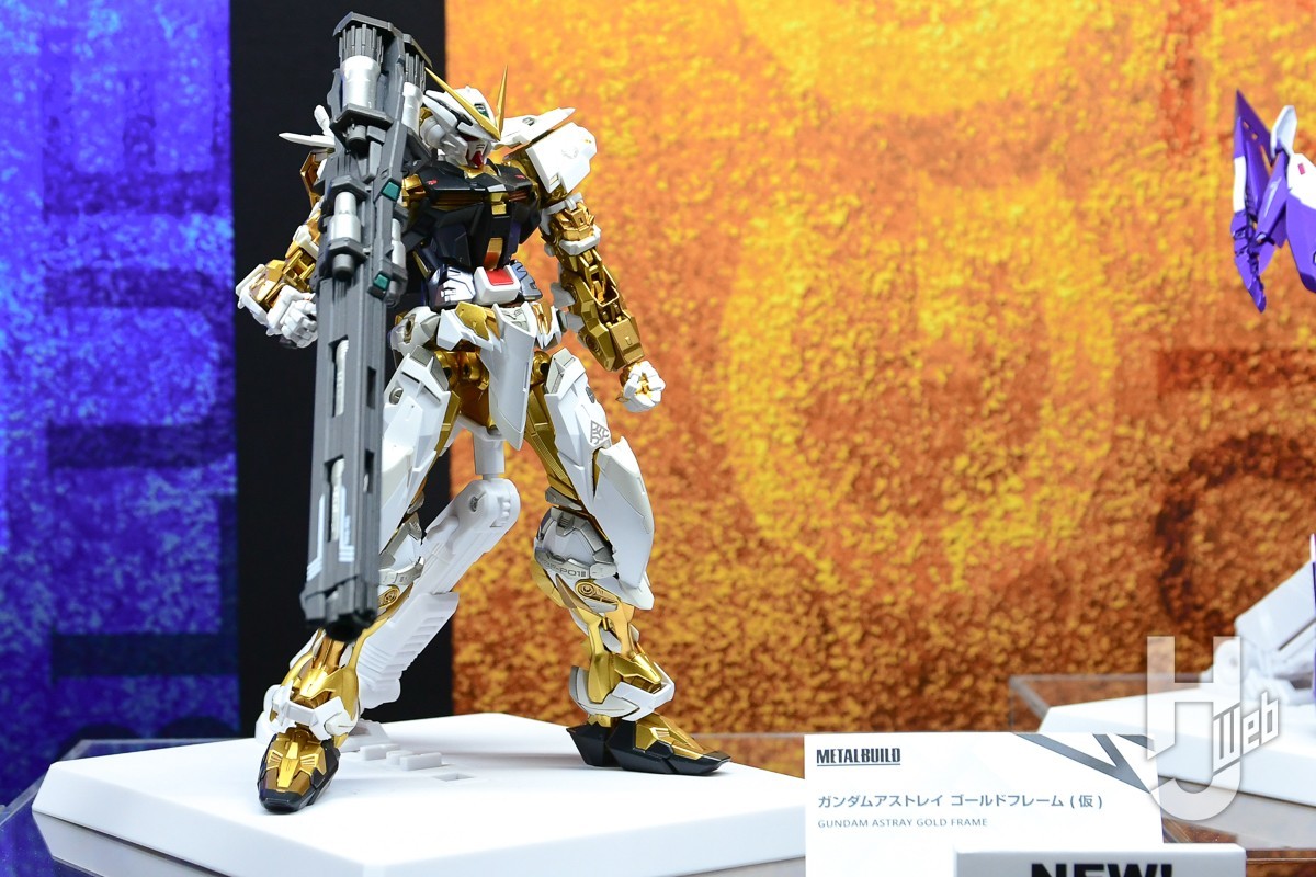 新版五色戰隊登場『METAL BUILD 異端鋼彈 紅 / 藍 / 金 / 綠 色機&幻惑機』試作品公開!